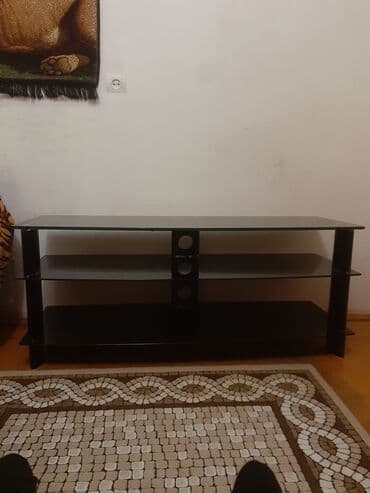 20 yanvar sekil: Düz TV altlığı, Polkalı, Şüşəli — 2