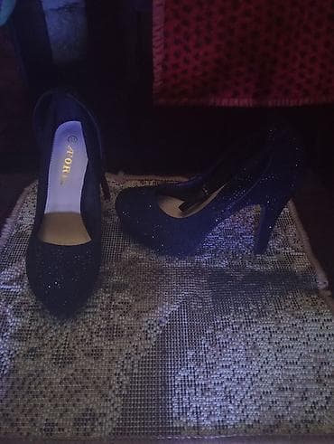 qara ayaqqabı: Qadın ayaqqabıları – yüksək dabanlı, platformalı model - Rəng: qara - — 3