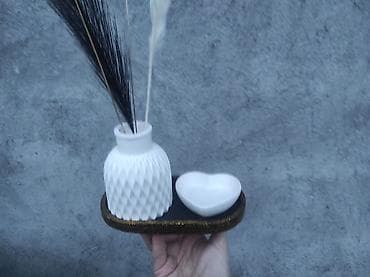 Rayonlara pulsuz çatdırılma. Güllər daxil deyil, ayrıca satılır (1,5