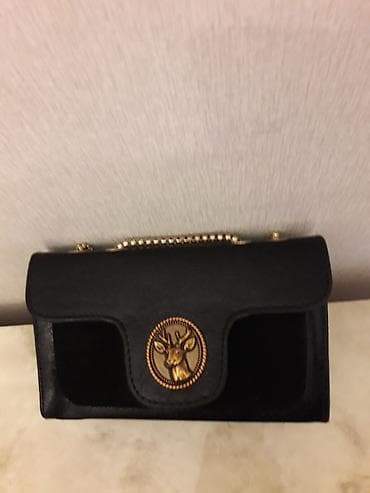 duyməli: Qara çiyin/kross-bodi çantası - Rəng: qara, qızılı detallarla - — 3