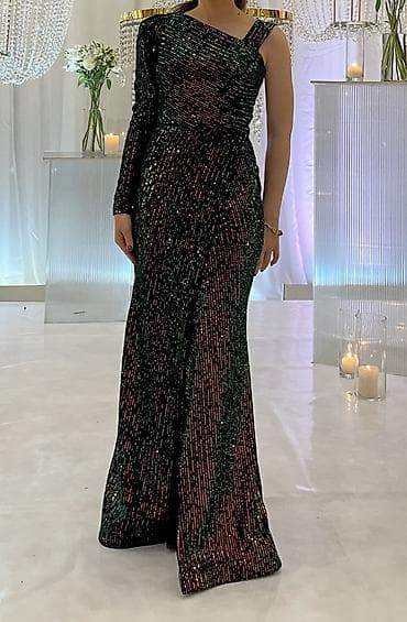 vecerni don: Brend: Dekolte 	•	Rəng: qara əsas üzərində çoxrəngli parıltılı — 2