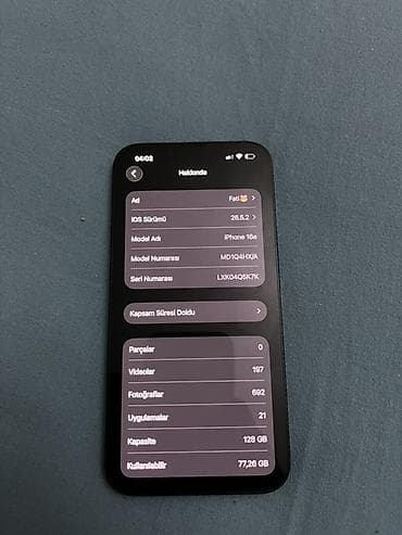 babyliss e 837: IPhone 16e, 128 GB, Qara, Face ID — 4
