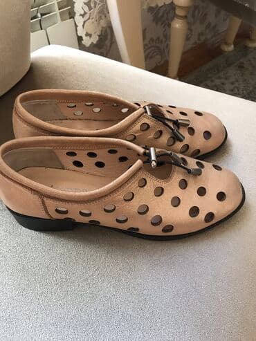 zara prsluk sa dva lica: Tuflilər, Ölçü: 37, rəng - Süd rəngi, Yeni — 1