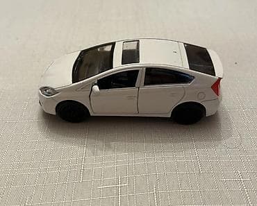 oyuncaq traktor: Qara rəngli Toyota Prius metal kolleksiya modeli - Miqyas: təxmini — 9