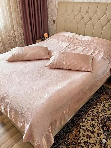 Yataq üçün rəng - Çəhrayı Yataq örtüyü