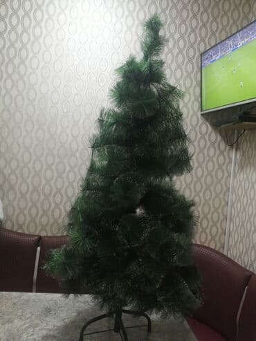 Süni şam ağacı - Material: sıx plastik iynələr, yaşıl rəng -