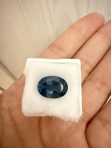 Tebii topaz 7.7ct 
Certifikati da var — 1