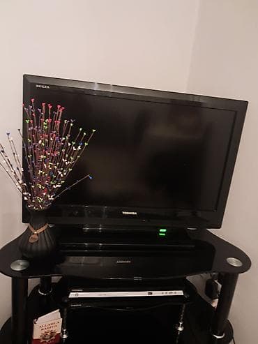 led ekran: Televizor Toshiba LED ekran 32" — 2