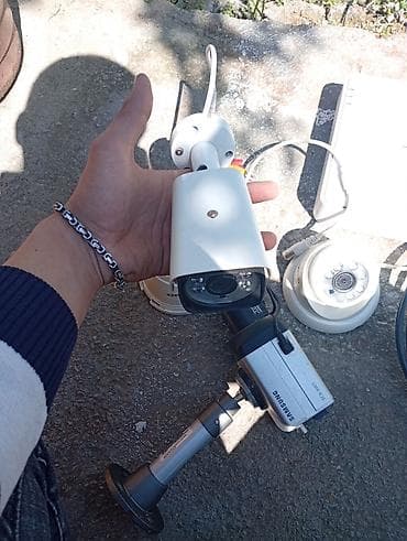 video kamera: Müxtəlif tipli təhlükəsizlik kameraları və DVR-dən ibarət sistem — 8