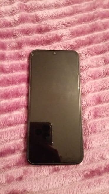 telefon divar kağızları 2022: Smartfon – qara rəng Xüsusiyyətlər: - Ekran: ön tərəfdə damla tipli — 2