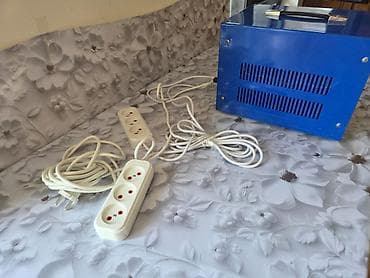 transvarmator: AK LIGHT şirkətinin SVC-3000VA modelindən olan avtomatik AC gərginlik — 2