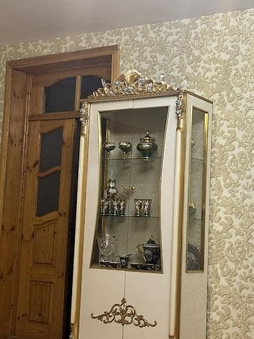 Klassik üslubda qonaq otağı üçün mebel dəsti - Rəng və üslub: Krem