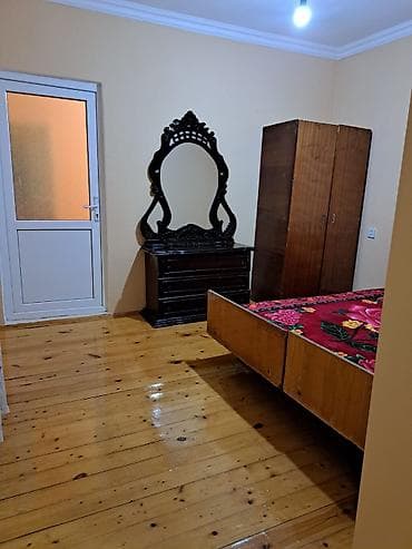 qalada heyet evleri: 3 otaqlı həyət evi - Ayrı həyətli, daş hasarlı kiçik ev - Daxili — 8