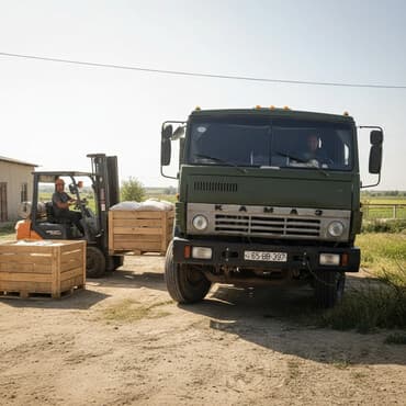 Kamaz markalı, tünd yaşıl rəngdə yük maşını. Kənd təsərrüfatı və ya lalafo.az -da Kamaz markalı, tünd yaşıl rəngdə yük maşını. Kənd təsərrüfatı və ya