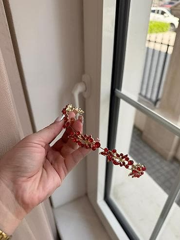 Аксессуары: Şəkildəki tac və aksesuarlar az işlənib, 10-20manat aralığıdır — 9