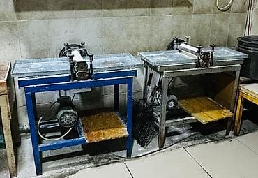 İki ədəd elektrikli xəmir yayma aparatı - Sənaye tipli, motorlu