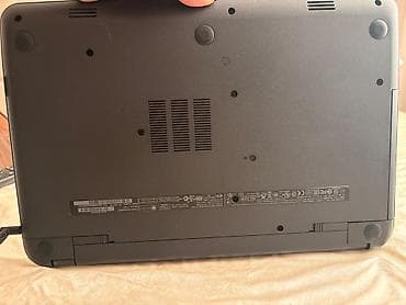 hp 24f: HP noutbuk satılır. Korpus boz rəngdədir, klassik və sadə dizayna — 1