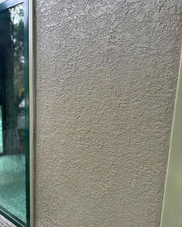 işlənmiş plastik qapi pencere: Fasad Boya işleri görülür . Xidmetlerimiz : Fasad Boya işleri Fasad — 6