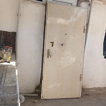 2metir 3santi
eni 93
içeri solar acilir
agir materallidir