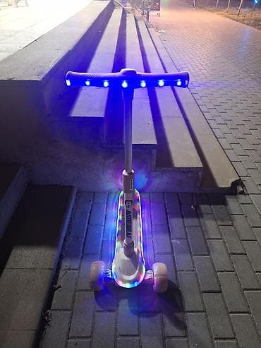 Uşaq skuterı – LED işıqlı, 3 təkərli işıqlı,musiqili - Rəng: açıq