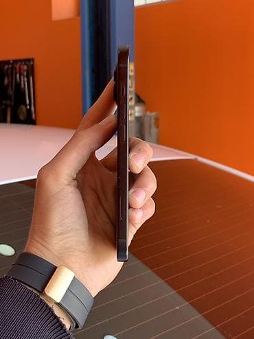 iphone gence: IPhone 15, 128 GB, Black Titanium, Face ID — 4