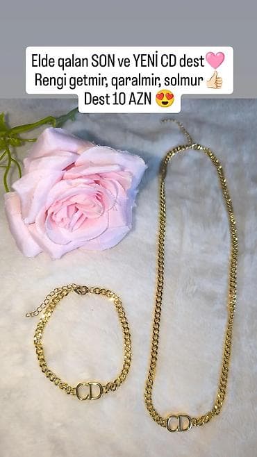 Qızılı rəngli “CD” aksessuar dəsti - Tərkib: 1 ədəd boyunbağı + 1 ədəd