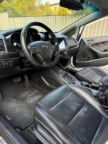 priora satışı: Kia K3: 1.6 l | 2014 il Sedan — 6