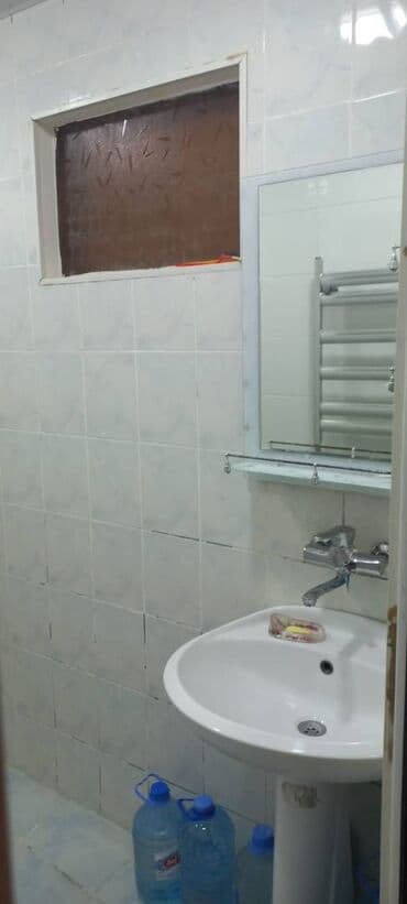 günəşlidə kirayə: Xətai rayonu,Kğhnə Günəşli qəsəbəsi,Afrodita restoranının yaxınlığı,10 — 8