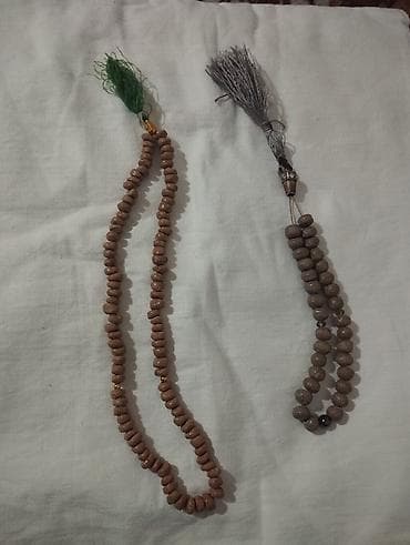 Eynəklər: Təsbeh dəsti – 2 ədəd - Material: toxum/taxta tipli təbii dənələr - — 1