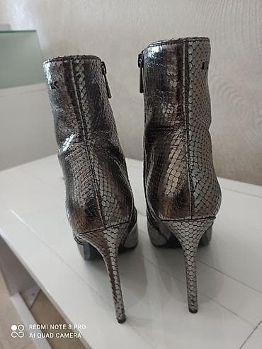 smart saat apple: Botilyon. 38.5-39 razmer
Michael Kors brendi — 3