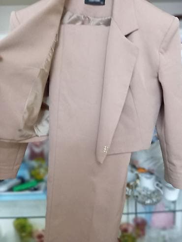 Brend: JF Lefon Model: Qadın iki hissəli dəst – qısa bleizer + ətək