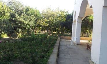 heyət evi: 8 otaq, 220 kv. m, Orta təmir — 4