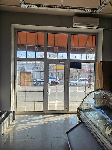 Полочные витрины: Obyekt icare verilir.75kvdir.Her bir seraiti var.Evvel market kimi — 2