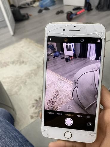 6d mark 2: IPhone 8 Plus, 64 GB, Qızılı, Qırıq — 3