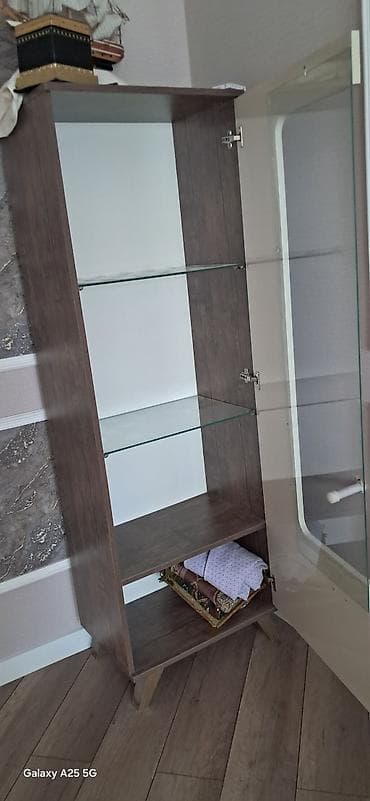 balaca skaf: Şüşəli dolab vitrini — 2