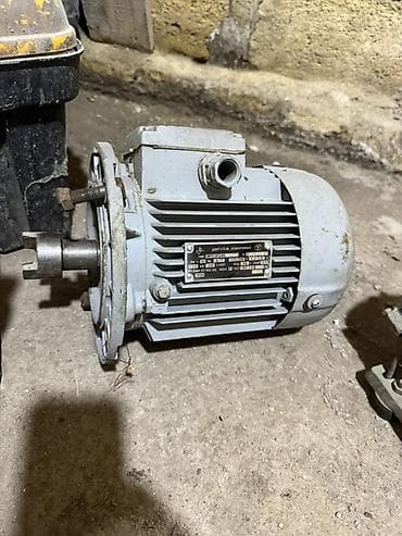 vaz motoru: Asinxron elektrik mühərriki — AИРС 80A4 (Двигатель асинхронный) — 1