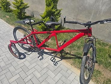 bravoda velosiped: Qırmızı tandem velosiped – iki nəfərlik - Çərçivə: möhkəm metal — 2