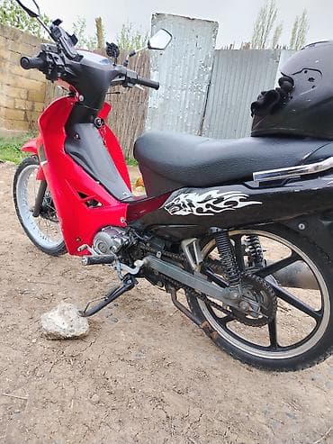 moon moped kredit: Moped/motorbike satılır. Xüsusiyyətlər: - Rəng: qırmızı-qara - — 2