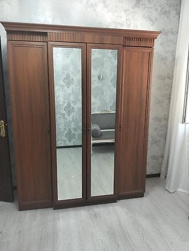 077 613 12 74 Klassik üslubda 4 qapılı geyim şkafı - Material: taxta at lalafo.az 077 613 12 74 Klassik üslubda 4 qapılı geyim şkafı - Material: taxta
