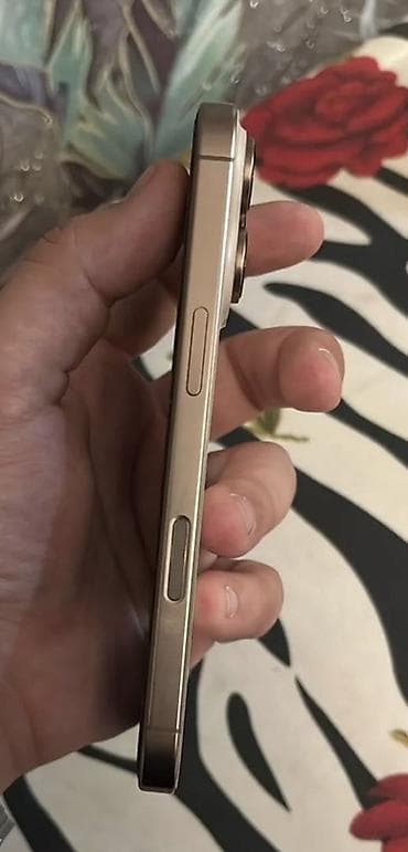 apple se: IPhone 17 Pro, 128 GB, Qızılı, Zəmanət, Face ID, Sənədlərlə — 5