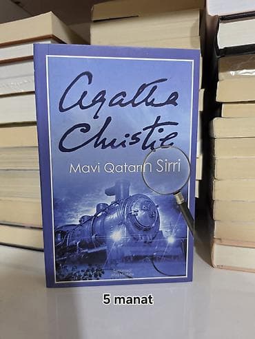 gitara simi: Kitablar tamamilə yenidir. Hər birinin öz qiyməti şəkildə göstərilib — 3