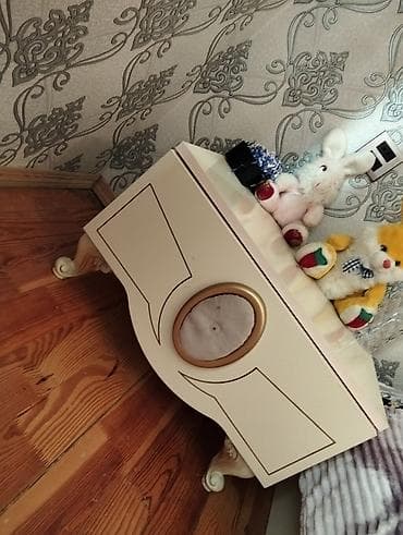 bazali yataq: Bu yataq dəsti yataq otağınız üçün rahat və zərif bir seçimdir. Dəstə — 1