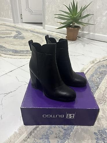 Ölçü: 37, rəng - Qara, Yeni