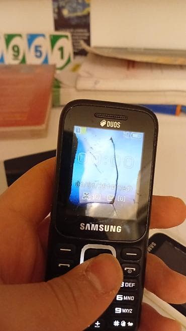 nokia 2600 classic: Samsung B5310 Corbypro, 8 GB, rəng - Qara, Düyməli — 3