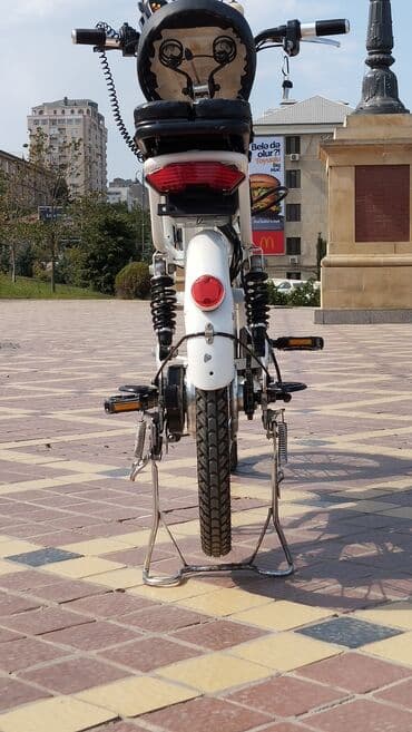 hoverboard qiymeti bakida: Yeni Elektrik samokat > 12", 501 - 750 Vt, 26 - 35 km/s, Ünvandan götürmə — 18