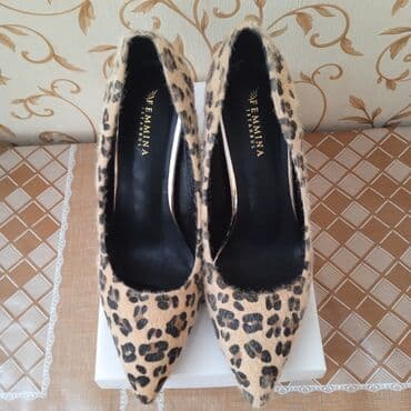 женские золотистые туфли: Tuflilər, Ölçü: 39, rəng - Qızılı, Yeni — 1