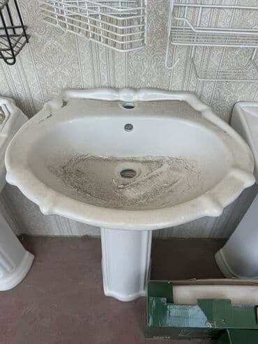 hamam çanaqları: Ağ rəngdə keramikadan hazırlanmış, ayaqüstü quraşdırılan lavabo. Oval — 1