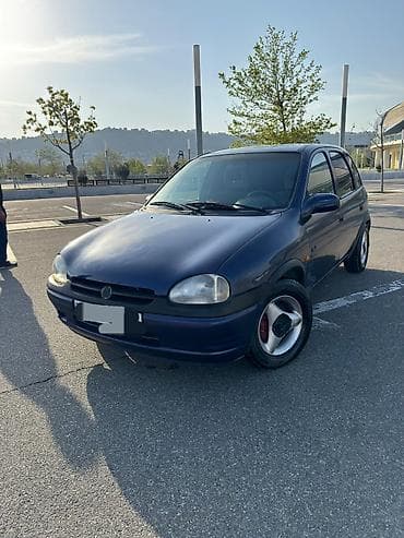 Opel Corsa: 1.4 l | 1996 il 256438 km Hetçbek