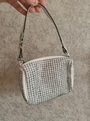 narkotik etir kisi ucun: Çanta dəsti, Prada — 29