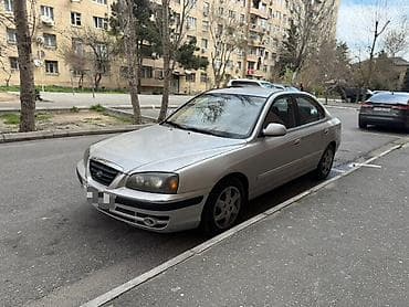 hundai i35: Hyundai Elantra: 2 l | 2005 il Sedan — 4